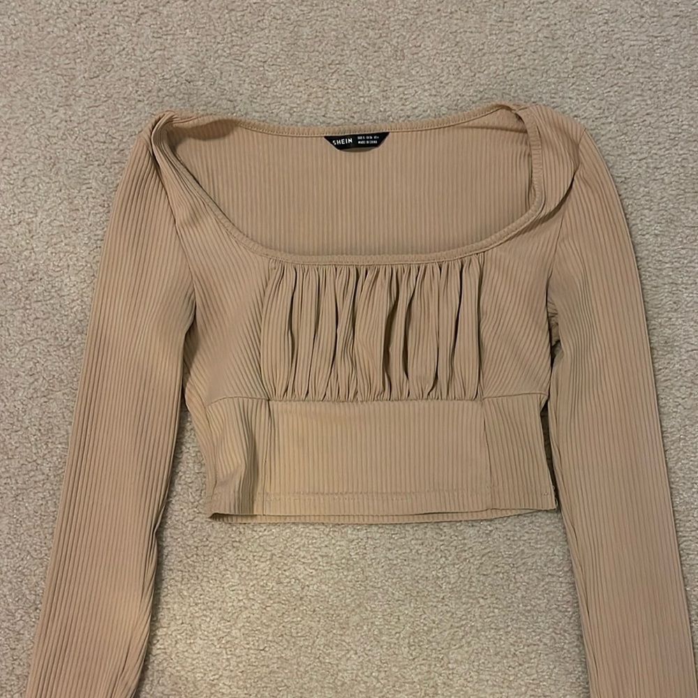 Beige long sleeve crop top